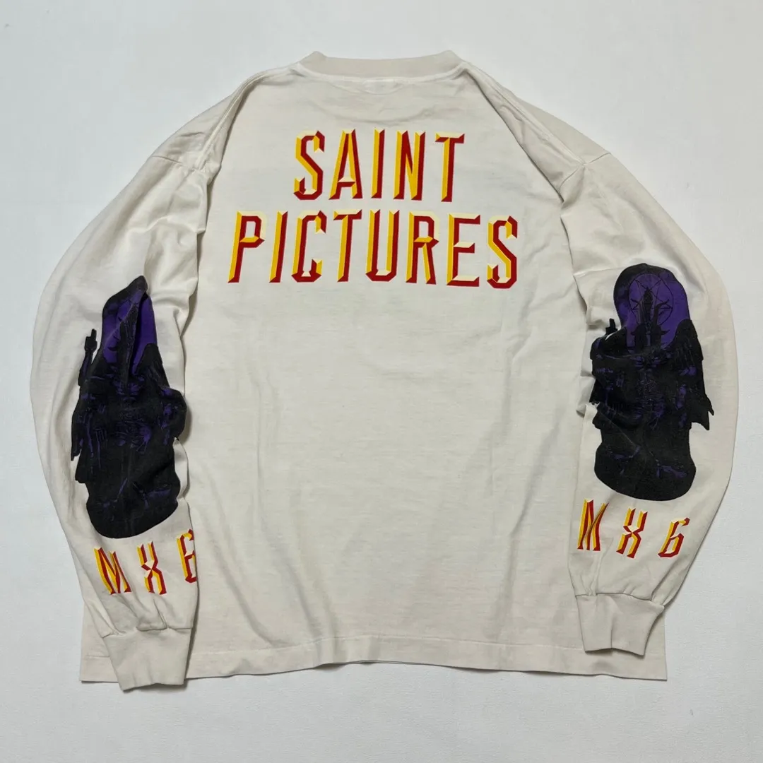 SAINT Mxxxxxx SAINT PICTURES L/S TEE/WHITE Columbia Pictures SAINT Goddess Long Sleeve Off-White S-XL Pays tribute to the Columbia Pictures Title Goddess. Full of fun. Ready-made clothes are washed. The texture is soaring. Authentic level printing is restored. Look for cylindrical seamless fabrics. It is almost meaningless if it is not a cylindrical fabric.